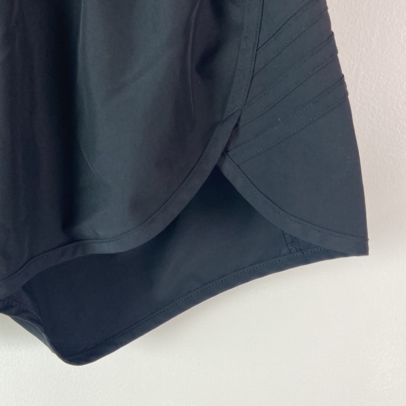 ✨3/$25✨ Adidas Fold Down Athletic Shorts - M - Picture 4 of 8